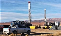 Foraco diamond drill rig (right) next to rotary rig (left) at Cauchari