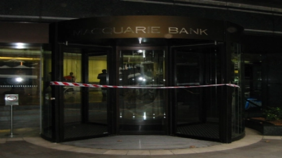 对不利消息有了免疫力