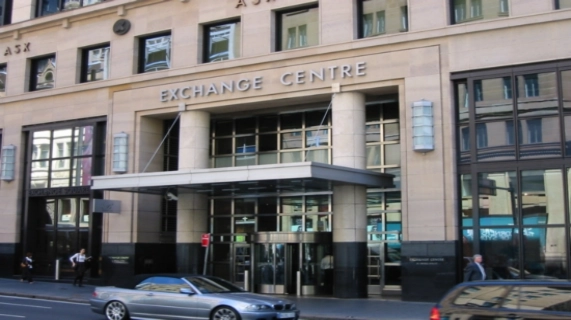 跟隨華爾街微漲走勢