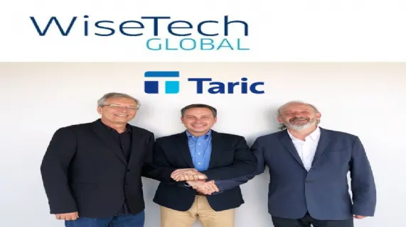 Enrique Miret, Vlad Bilanovsky (WiseTech) and Guillermo Salafranca