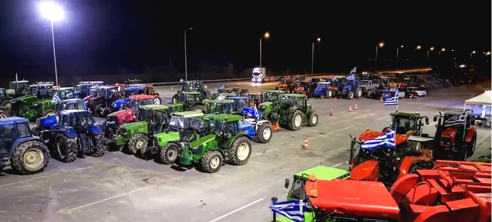 Αγρότες απειλούν 48ωρους αποκλεισμούς και συνάντηση με τον πρωθυπουργό μετά το πακέτο μέτρων