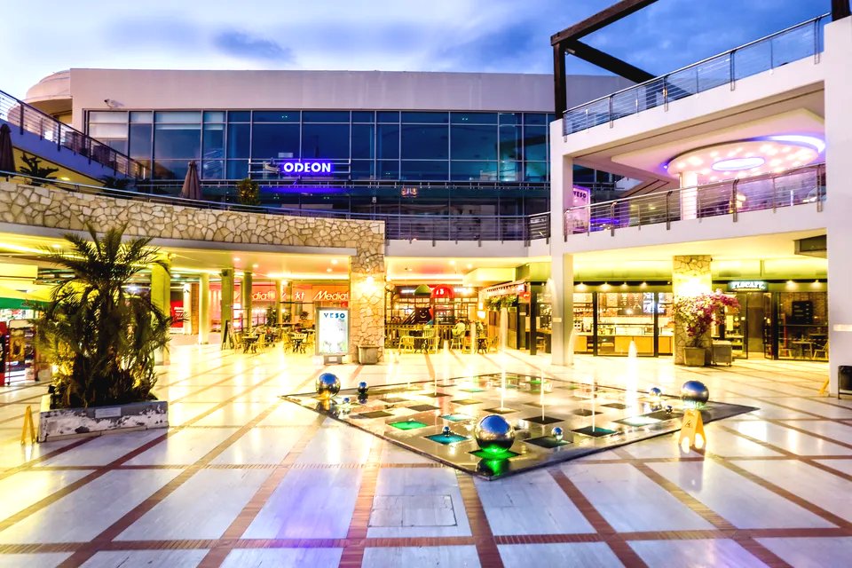 Πάτρα: Jumbo εξαγοράζει το Veso Mare και ο κινηματογράφος μεταβαίνει σε Village Cinemas