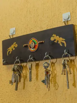 Handcrafted Kenyan key holders - Crocodile key holder