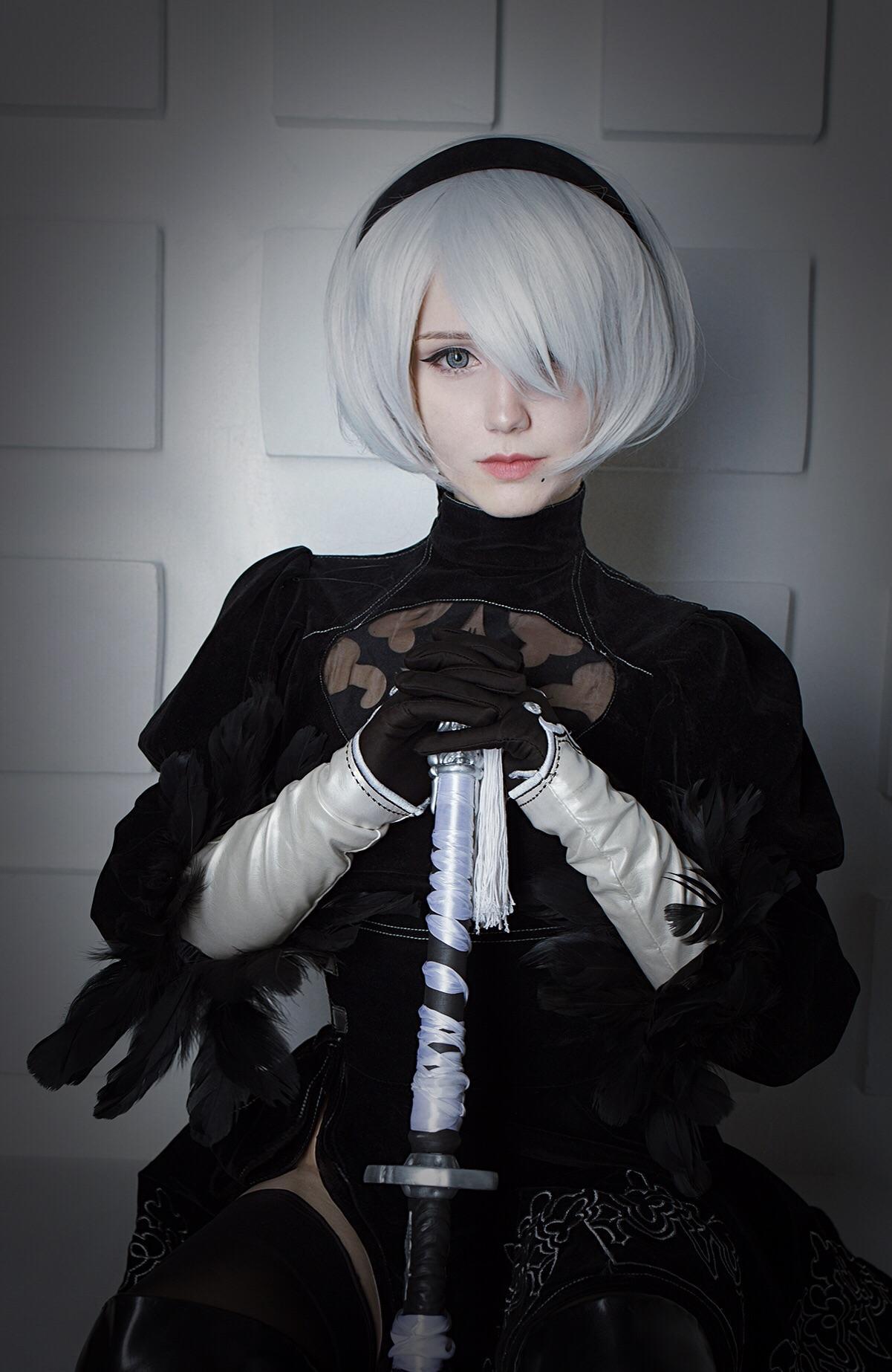 2 b good. Yorha no.2 Type b косплей. Ниар Йорха. 2b NIER Automata Косплай. NIER Automata yorha no.2.