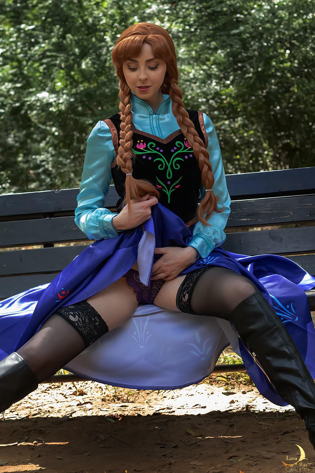 View Anna Erocosplay by Lunaraecosplay [self] for free | Simply-Cosplay