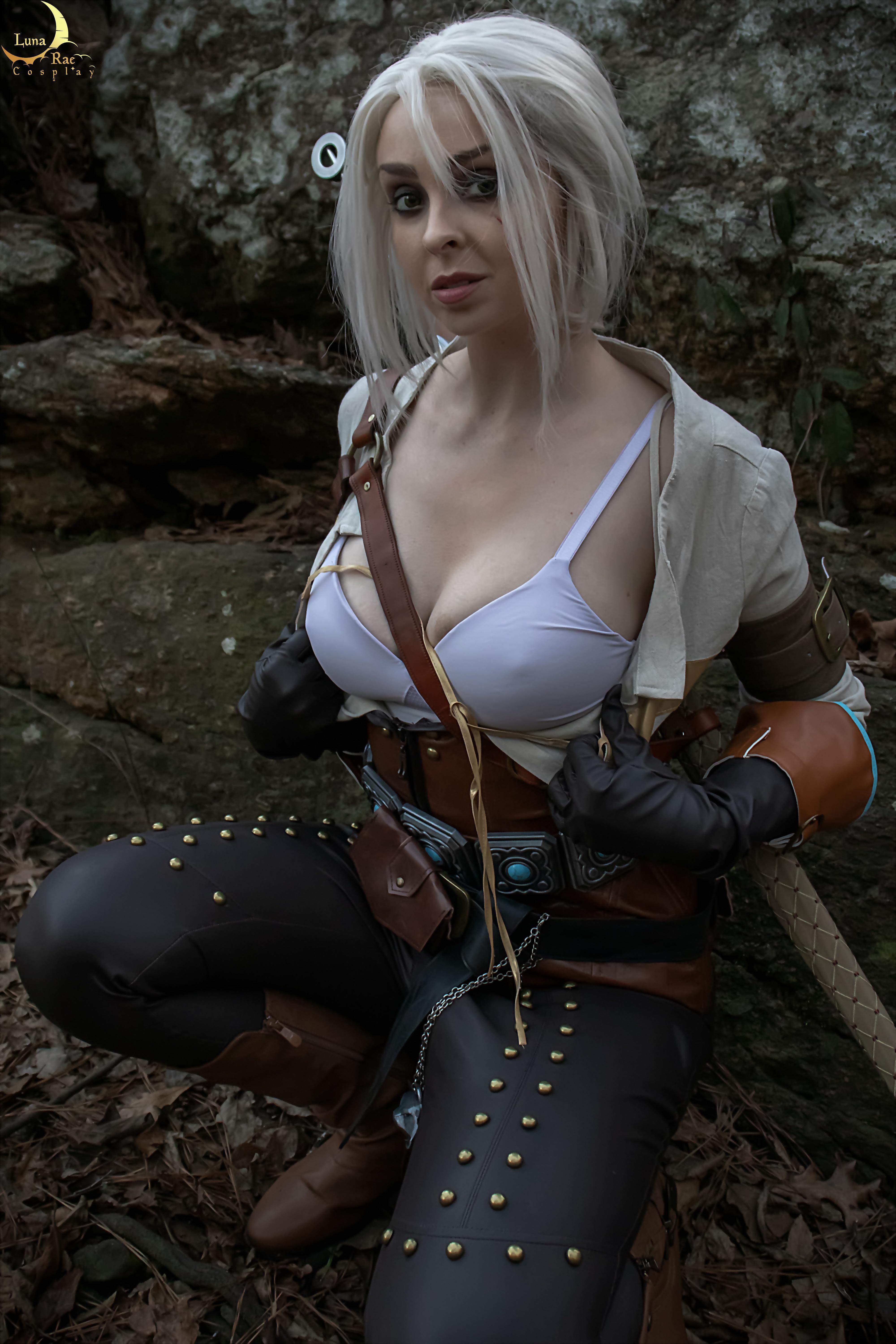 View Ciri (Witcher 3) EroCosplay by lunaraecosplay [self] for free |  Simply-Cosplay