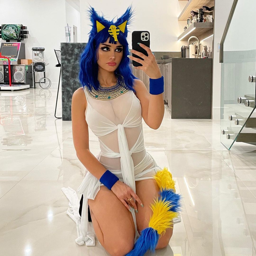 View Ankha from Animal Crossing (wink) by SSSniperwolf for free |  Simply-Cosplay