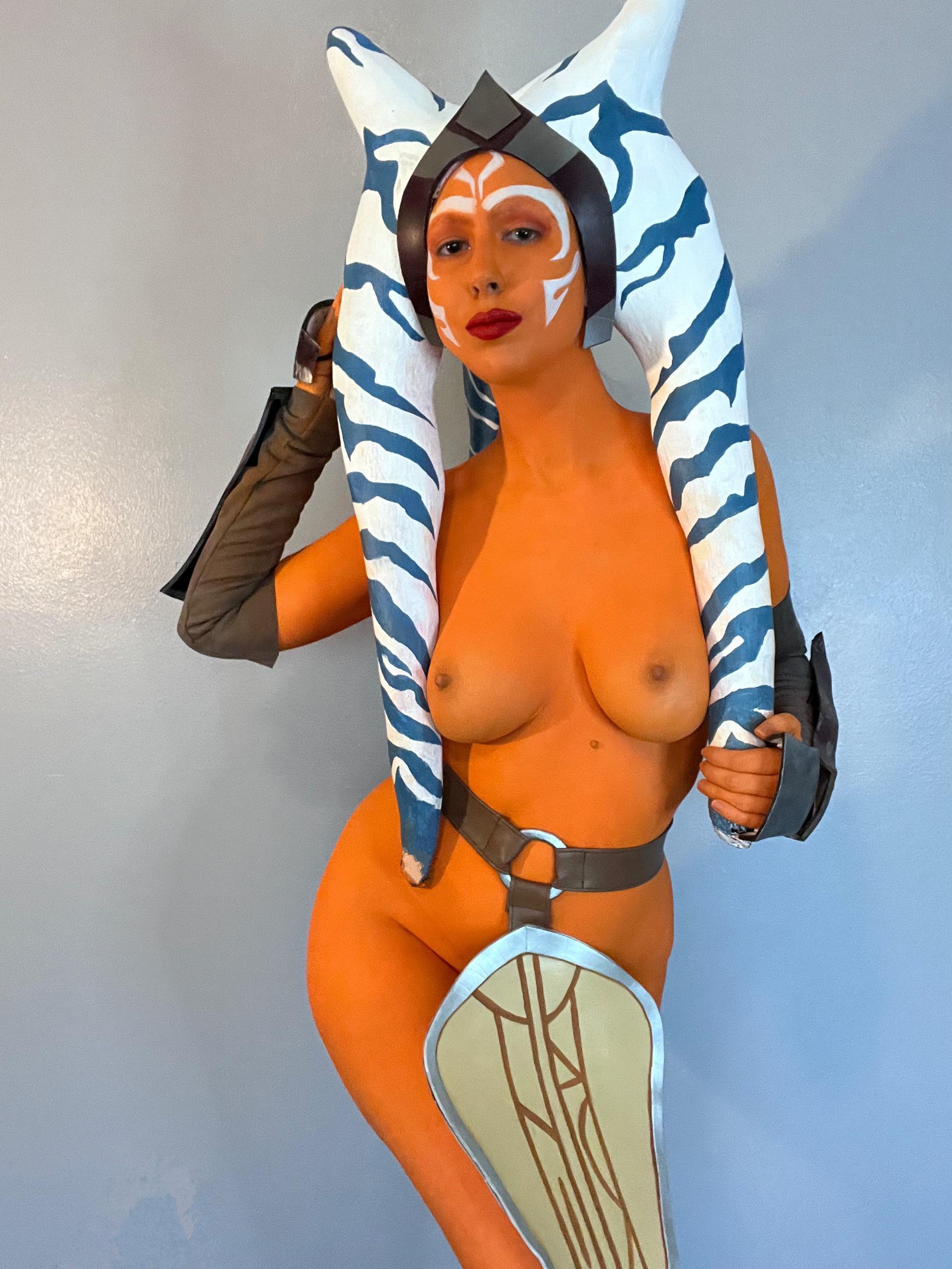View Ahsoka cosplay by Kessie Vao for free | Simply-Cosplay