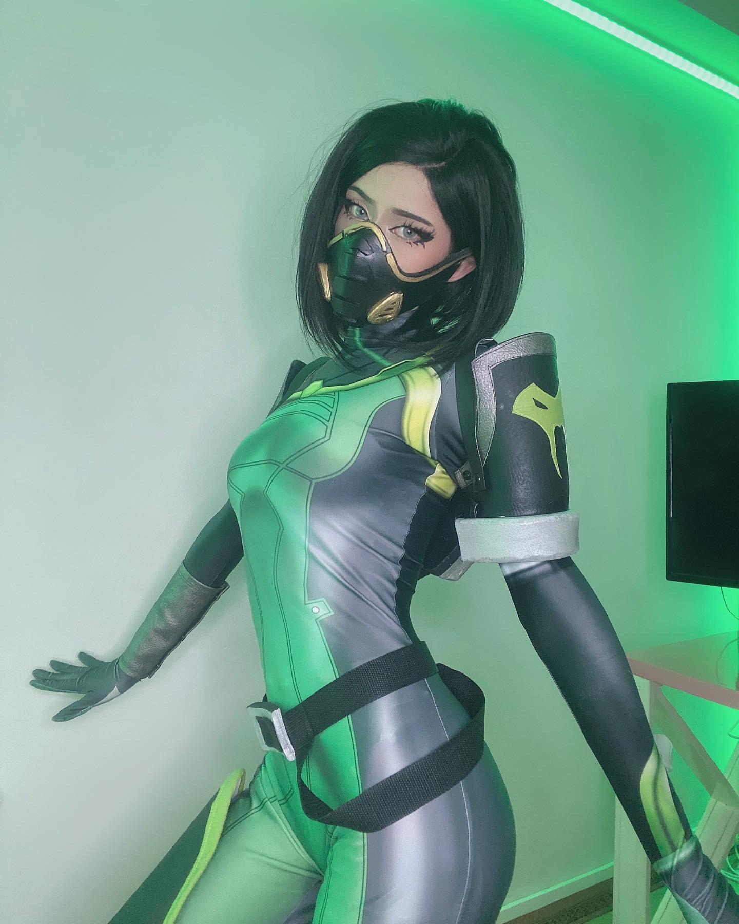 View Viper cosplay from valorant for free | Simply-Cosplay