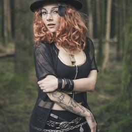 View Dead by Daylight Cosplay by Leah Obscure🇩🇪🔥 for free ...