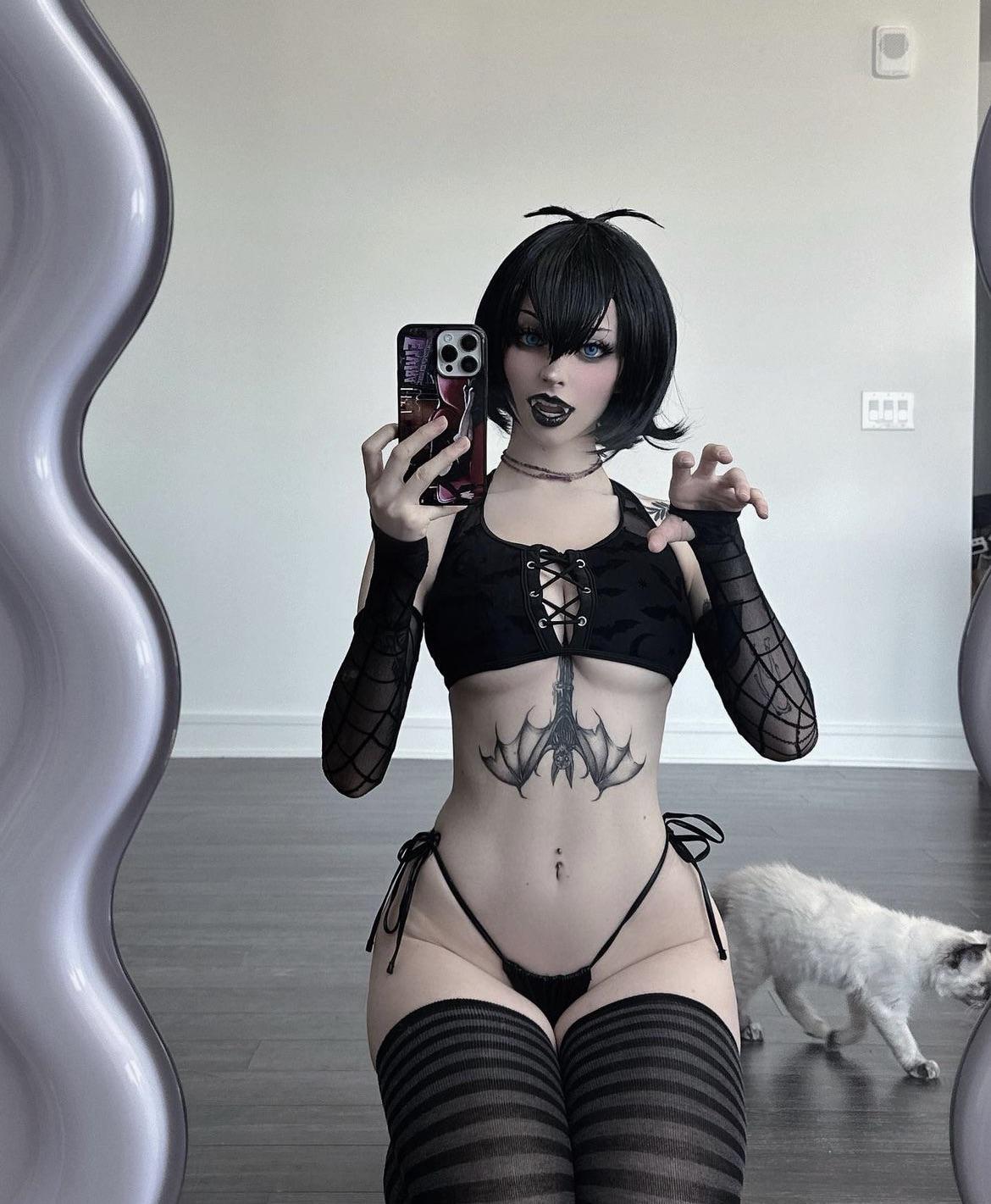 View Cinnannoe On Top for free | Simply-Cosplay