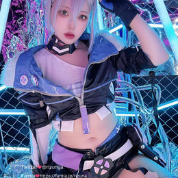 View Rizuna - Silver Wolf for free | Simply-Cosplay