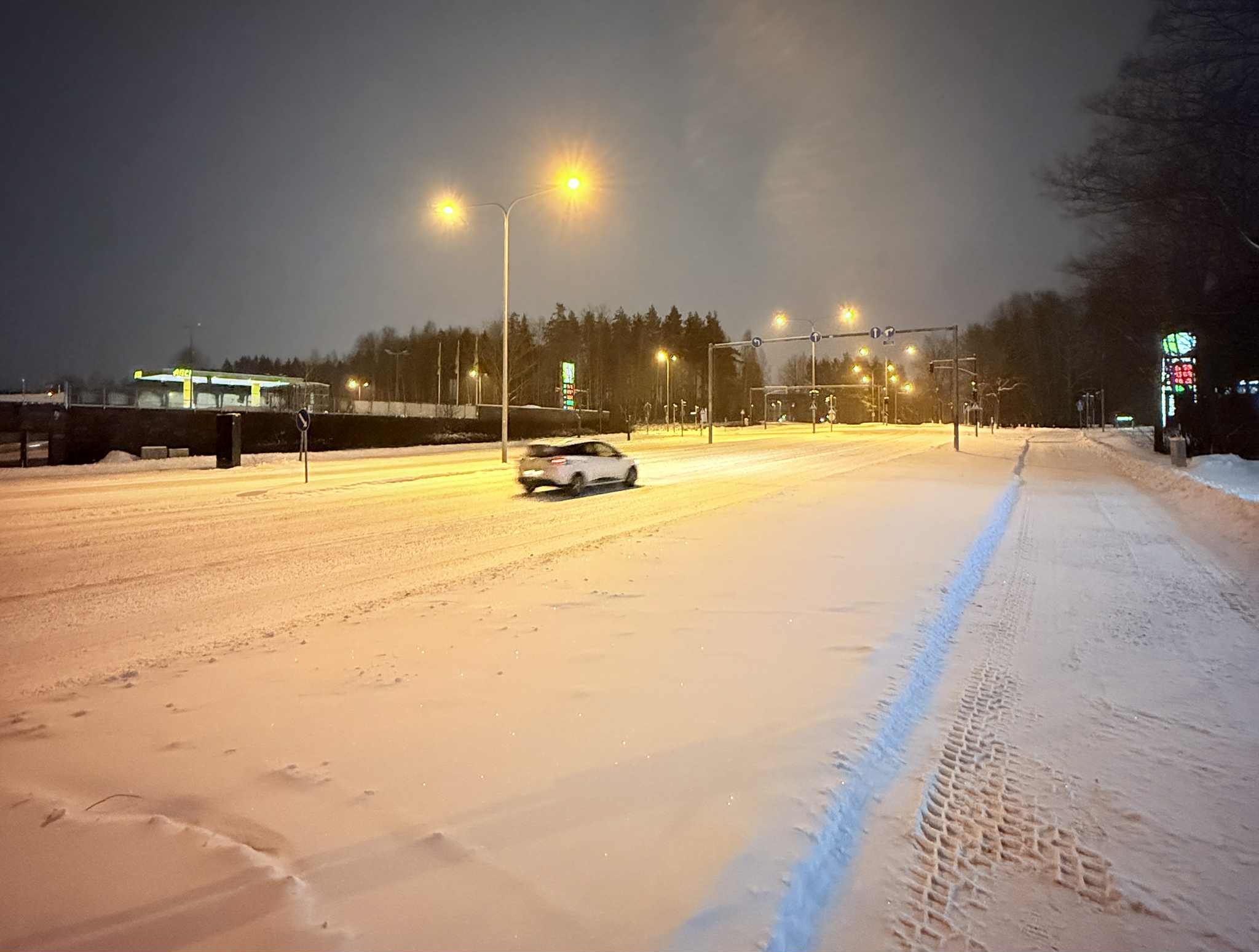 Finland Warns of Dangerous Black Ice as Freezing Rain Spreads
