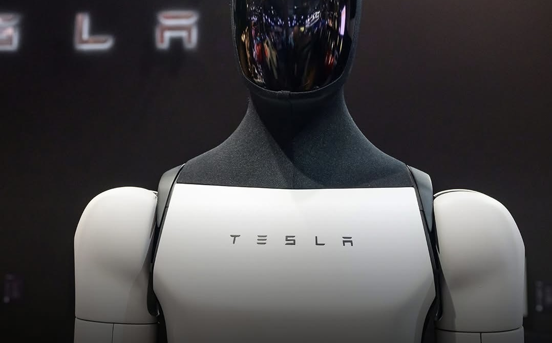 Tesla Revenue Falls as Company Shifts to AI and Robotics