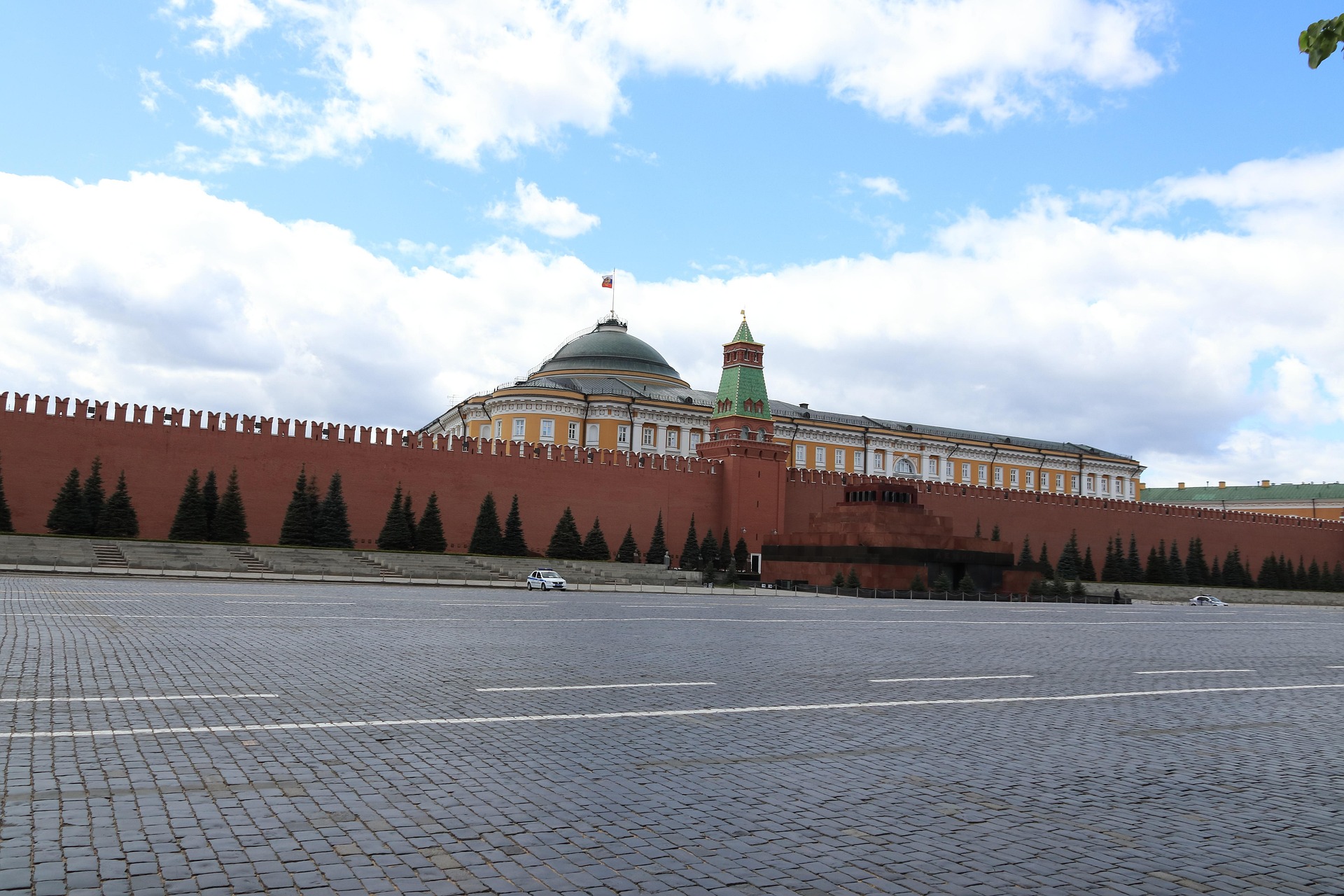 Russia talks tough but does not want war with NATO, officials say