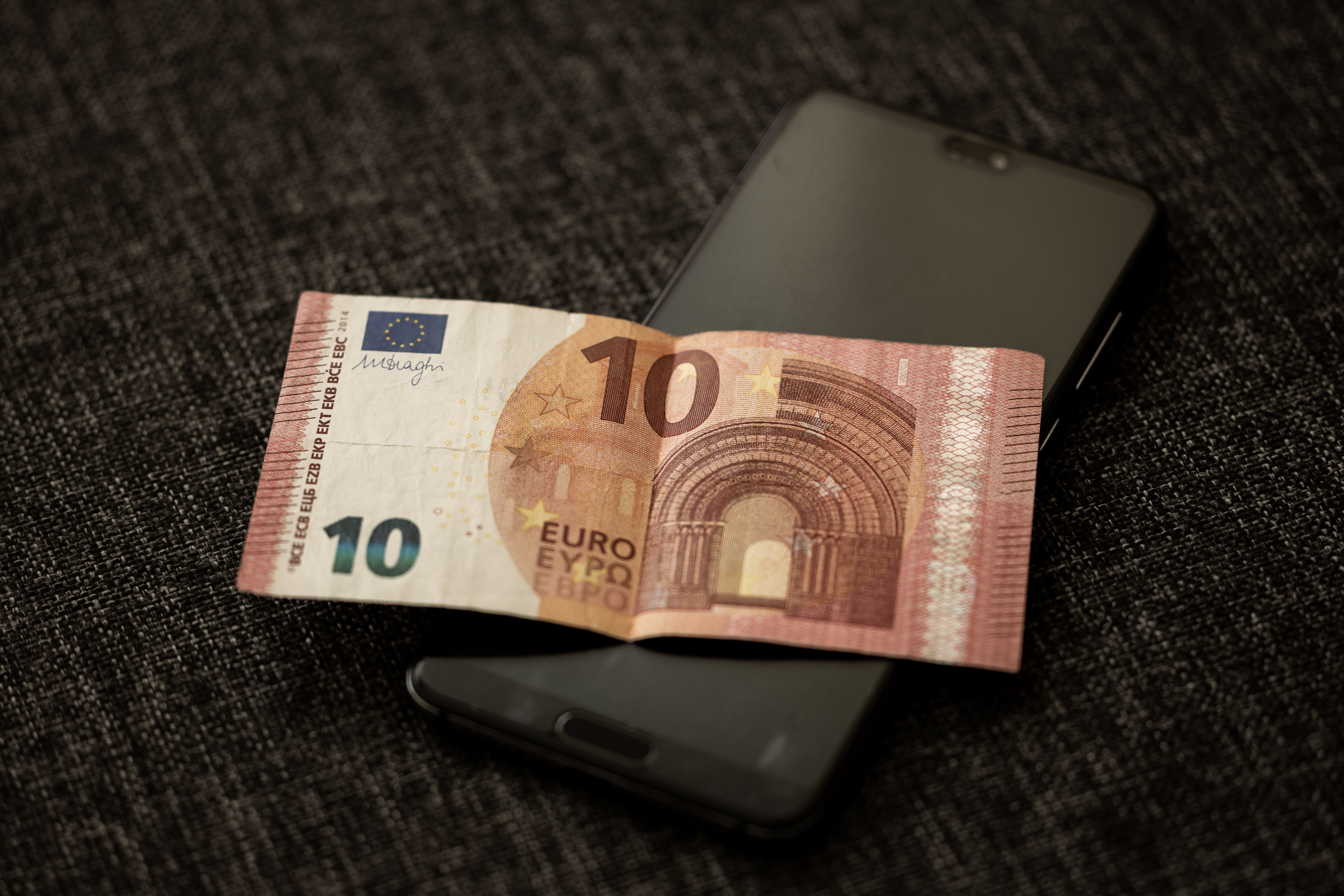Italy Proposes No Fees for Small Digital Euro Payments Under €10
