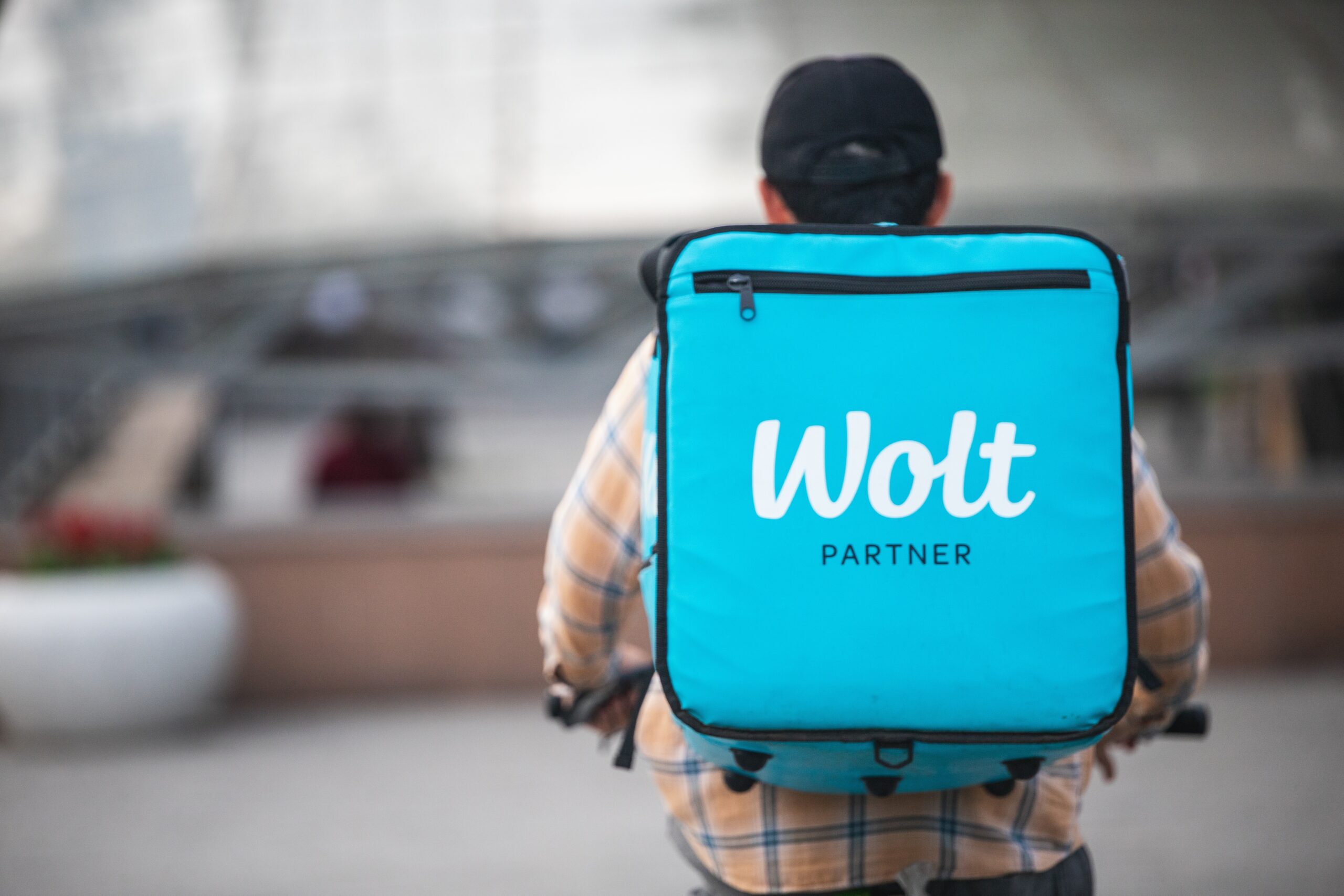Are Wolt Couriers Employees? Unions Seek Answers