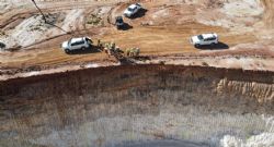 Figure 2: Sidewall of Bulk Sample Pit at Kat Gap