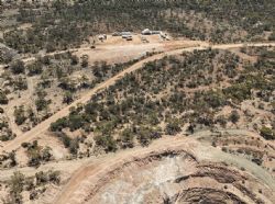 Figure 2: Aerial view of Offices, Workshop and Laydown in background of Newhaven Pit
