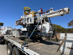 Figure 2 LM90 diamond drill rig on its way to Hill End