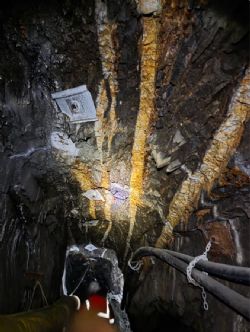 Figure 1 – High grade veins in the the shrink stope.