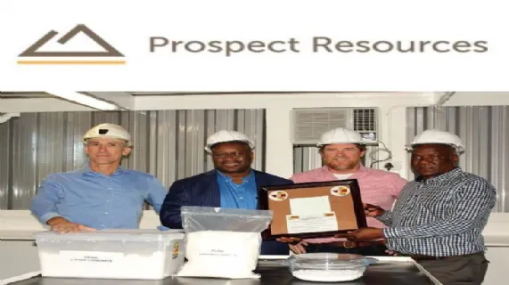 Minister for Mines Visits Lithium Carbonate Pilot Plant