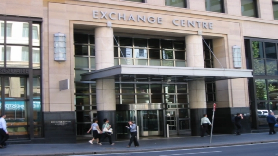 ウォール街での若干の上昇に続く