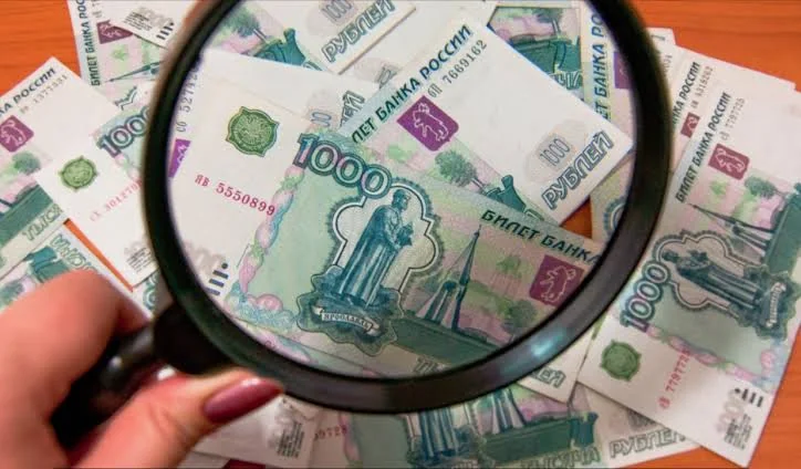 Россияда меҳнат мигрантлари даромадлари устидан рақамли назорат ўрнатилади