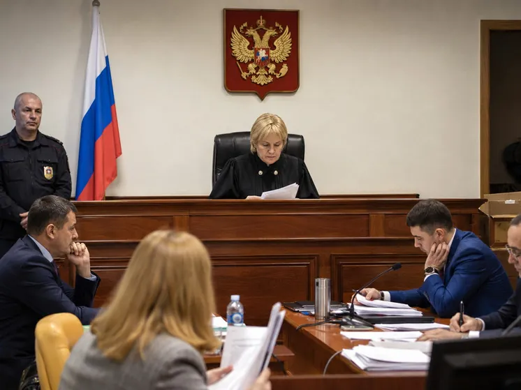 Россия фуқаролигидан маҳрум қилинган мигрант 35 йилга мамлакатга кириш ҳуқуқидан айрилди