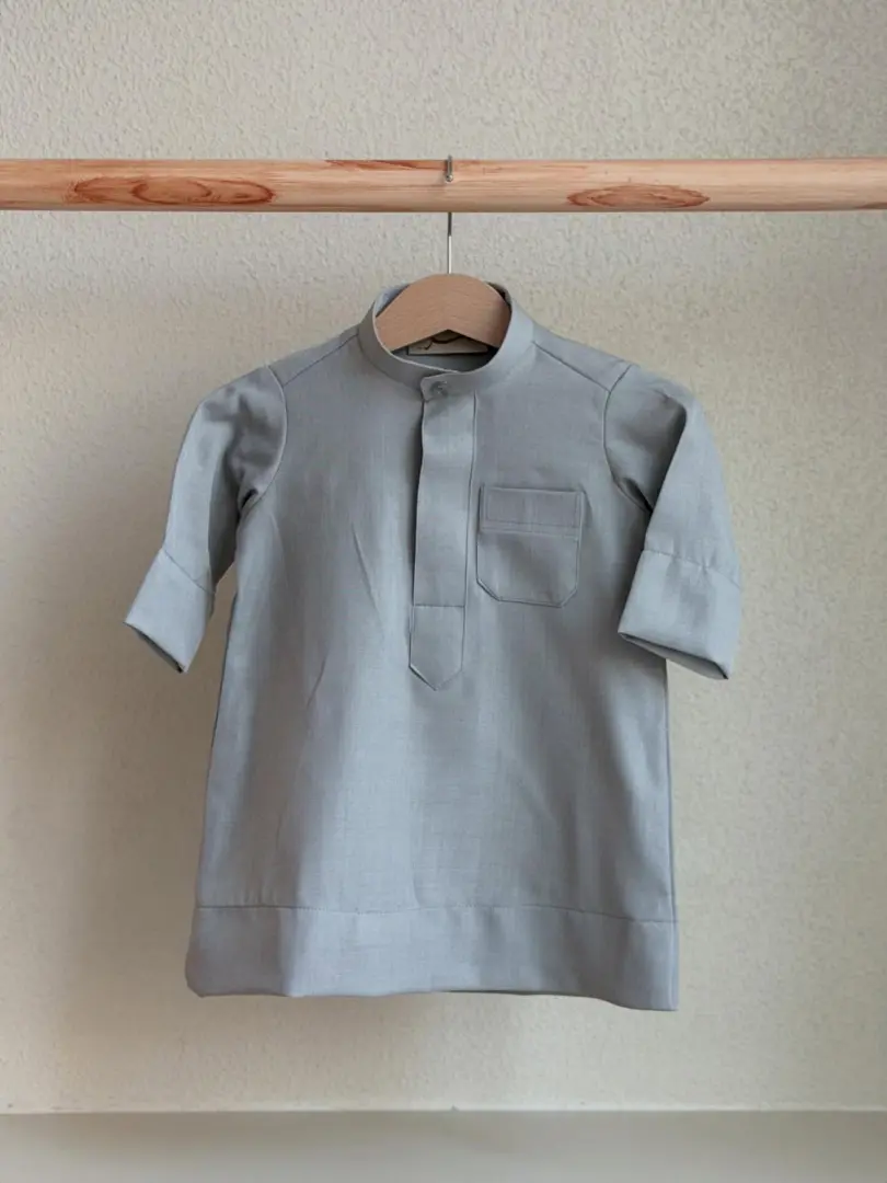 TB-light gray Bahraini thoub
