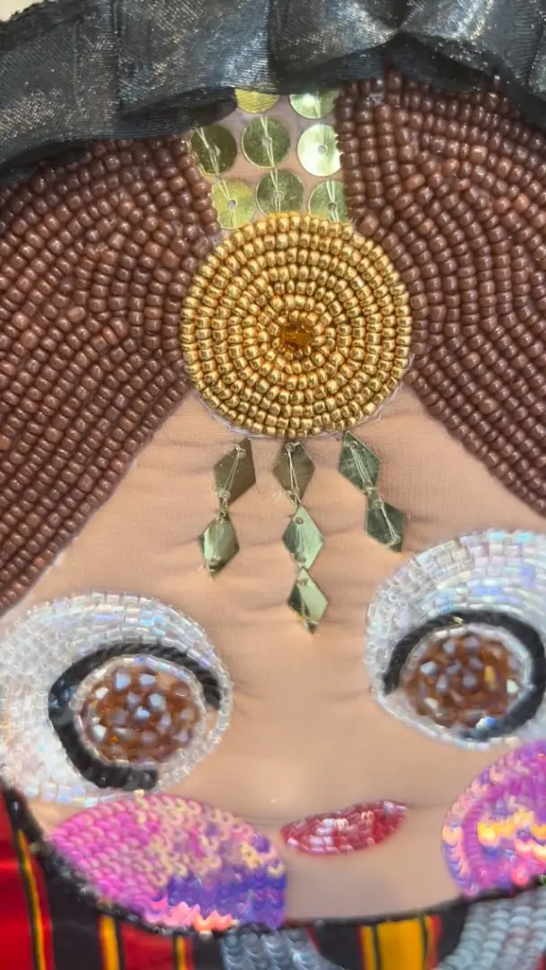 عبايه مطرزة