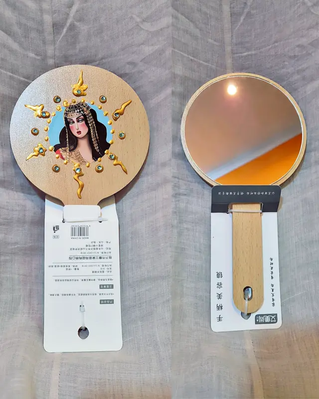 Mirror with Handle 1