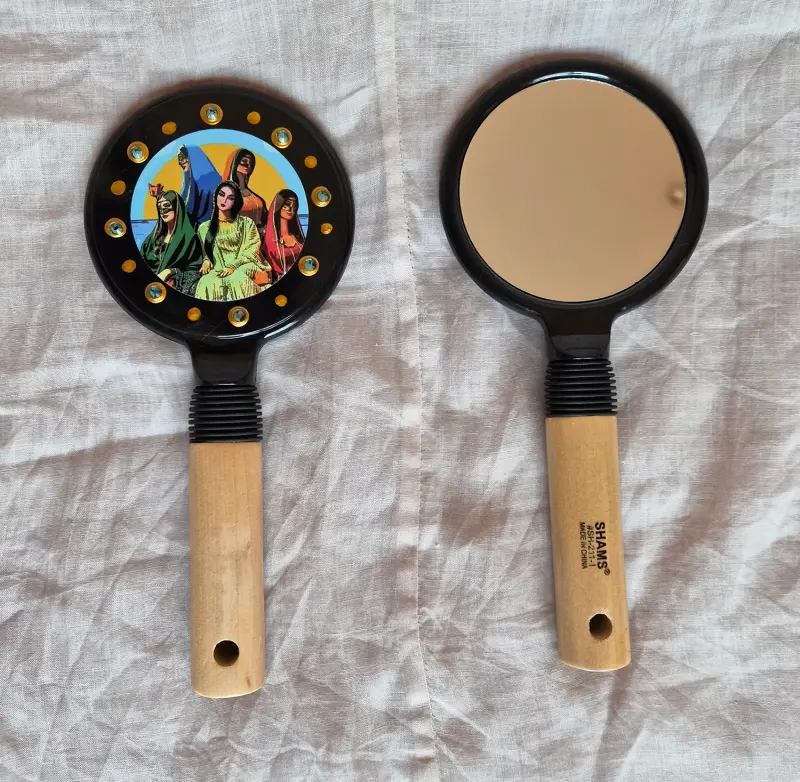 Mirror with Handle 4