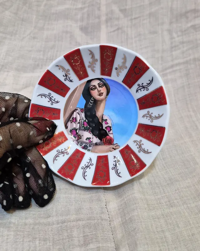 Traditional Saucer 30