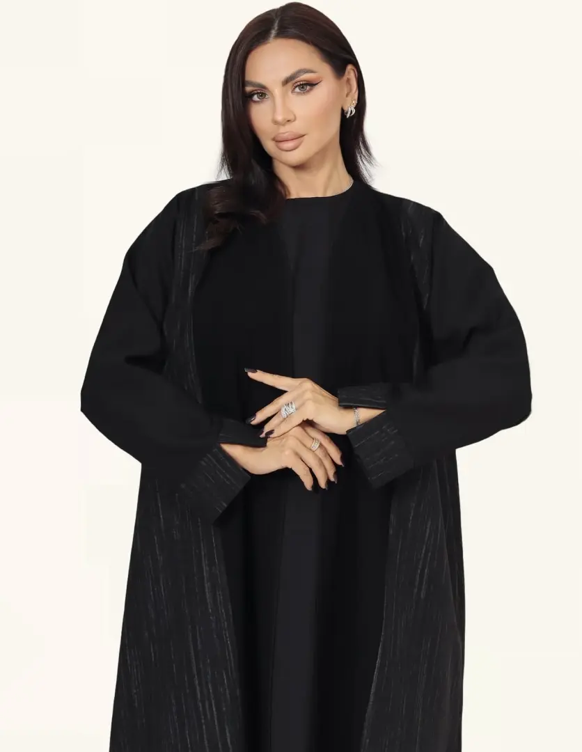 عباية بتصميم انيق