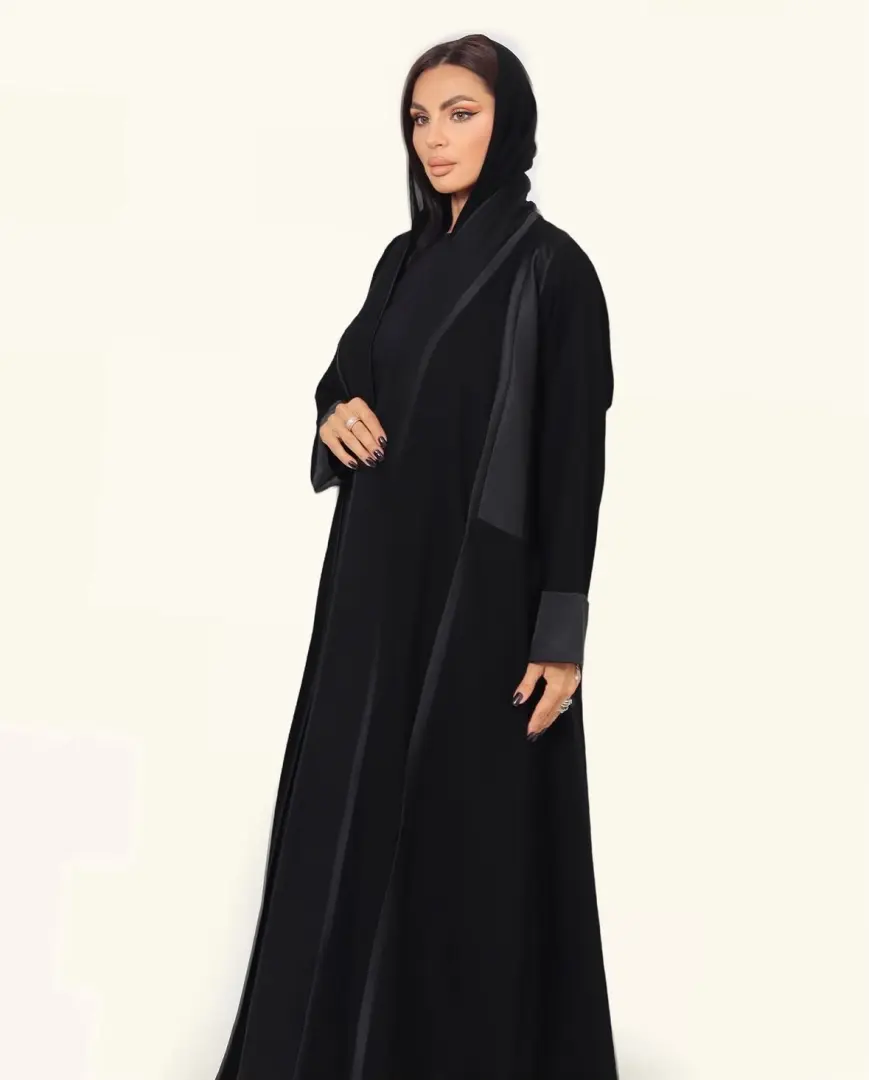 عباية بتصميم انيق