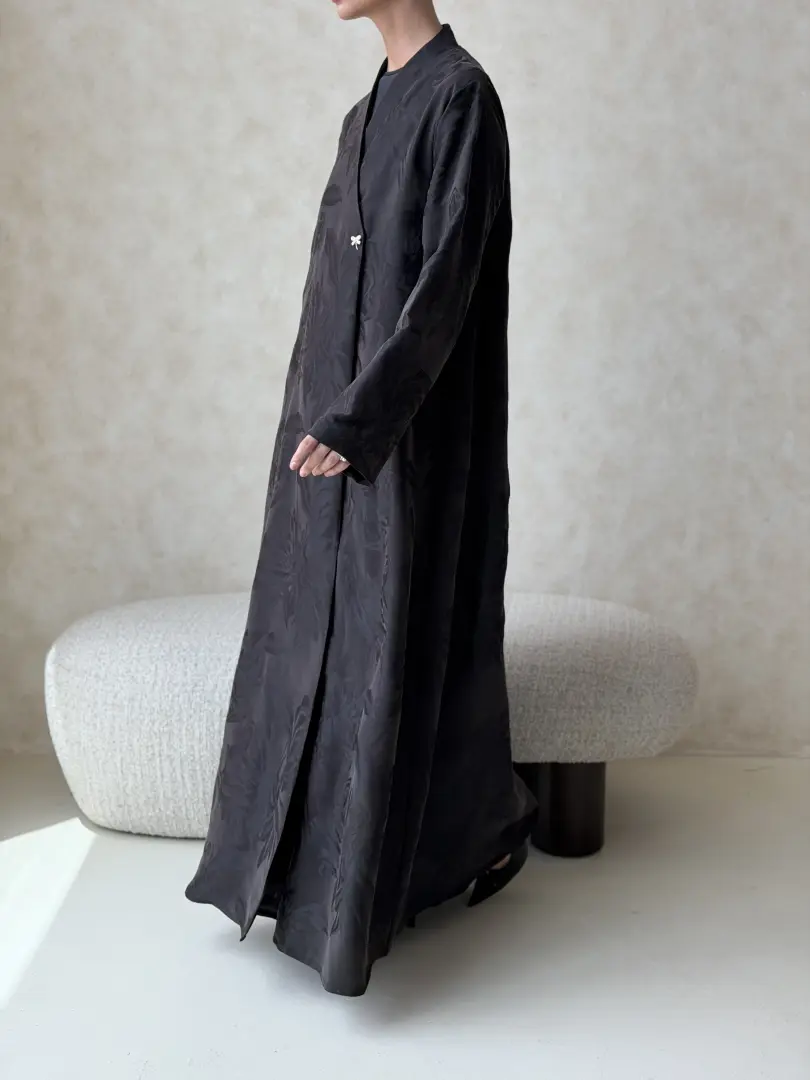 عباية الفراشة