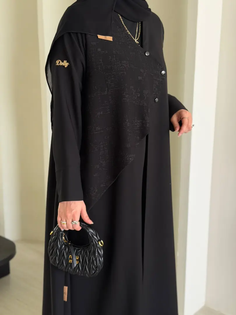 عباية لورا