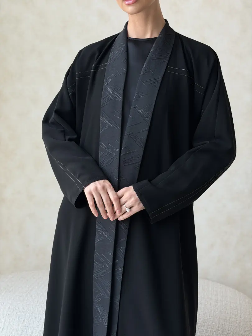 عباية الجاكارد الاسود والزري
