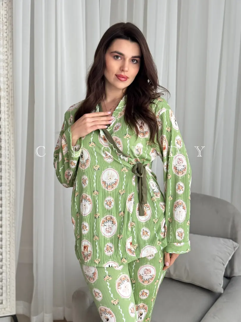 GREEN PJ