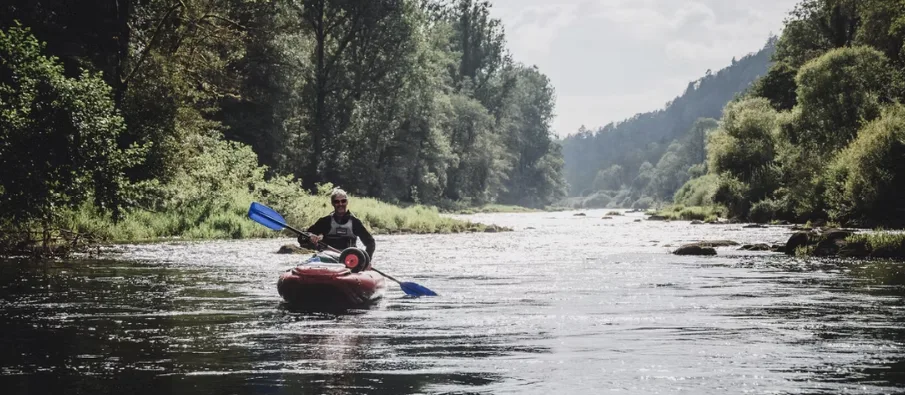 Beat Bähler im Kanu-Boot beim Seminar
