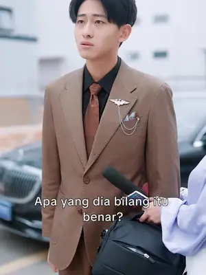 Sang pendiri di gerbang.