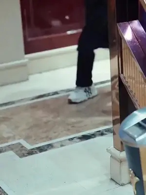 Jalan Sempit Musuh Teman Kecil Orang Kuat