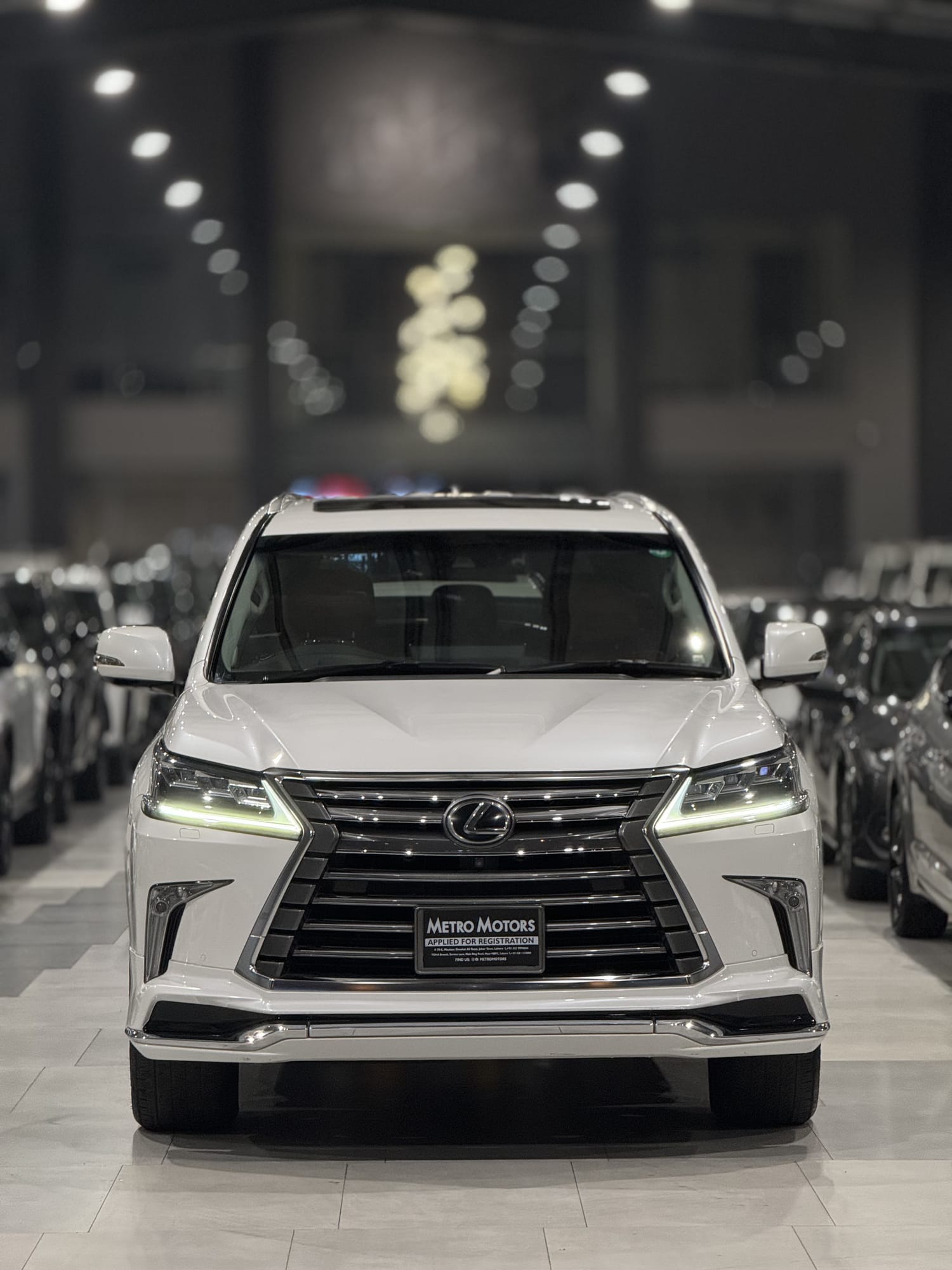 Lexus LX 570 2020 — photo 1