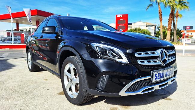 Mercedes GLA 180 *GPS*Piel*LED* '19