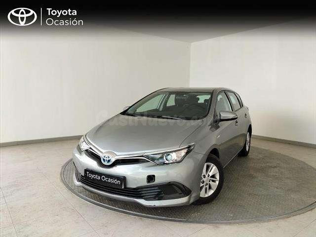 Toyota Auris Hybrid 140h Business