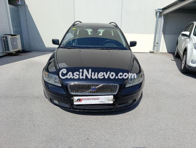 VOLVO - V50 - 2.0 D Momentum