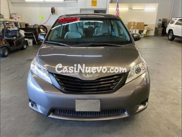 Toyota Sienna 3.5L V6 FWD L