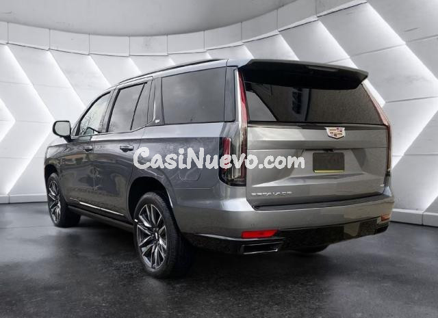 CADILLAC - SPORT LUXURY AWD