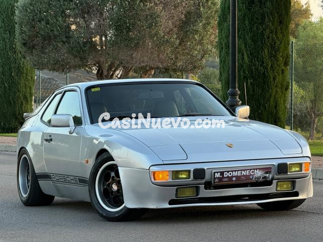 PORSCHE - 944 -